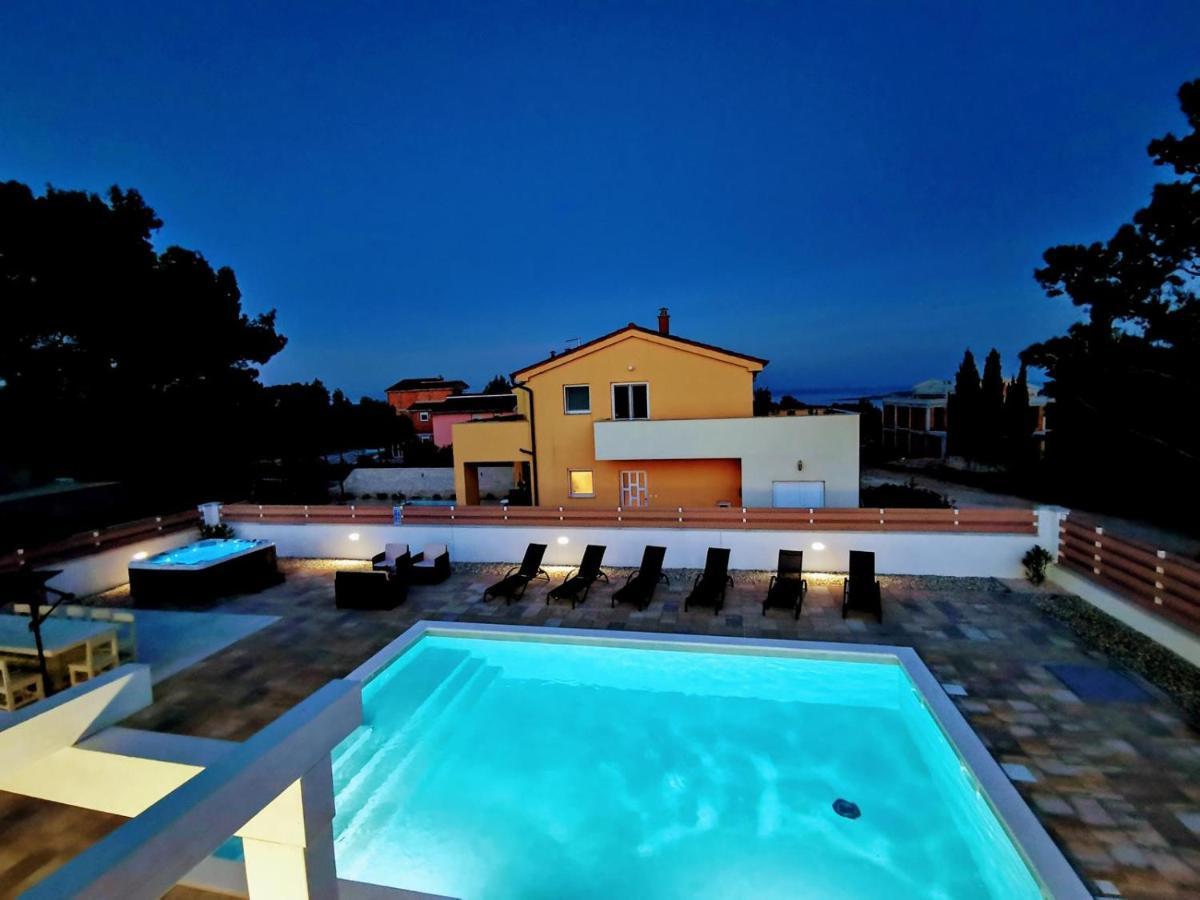 Villa Olivia - New And Modern House With Pool, Souna, Jacuzzi & Playground, Liznjan - Istra Esterno foto